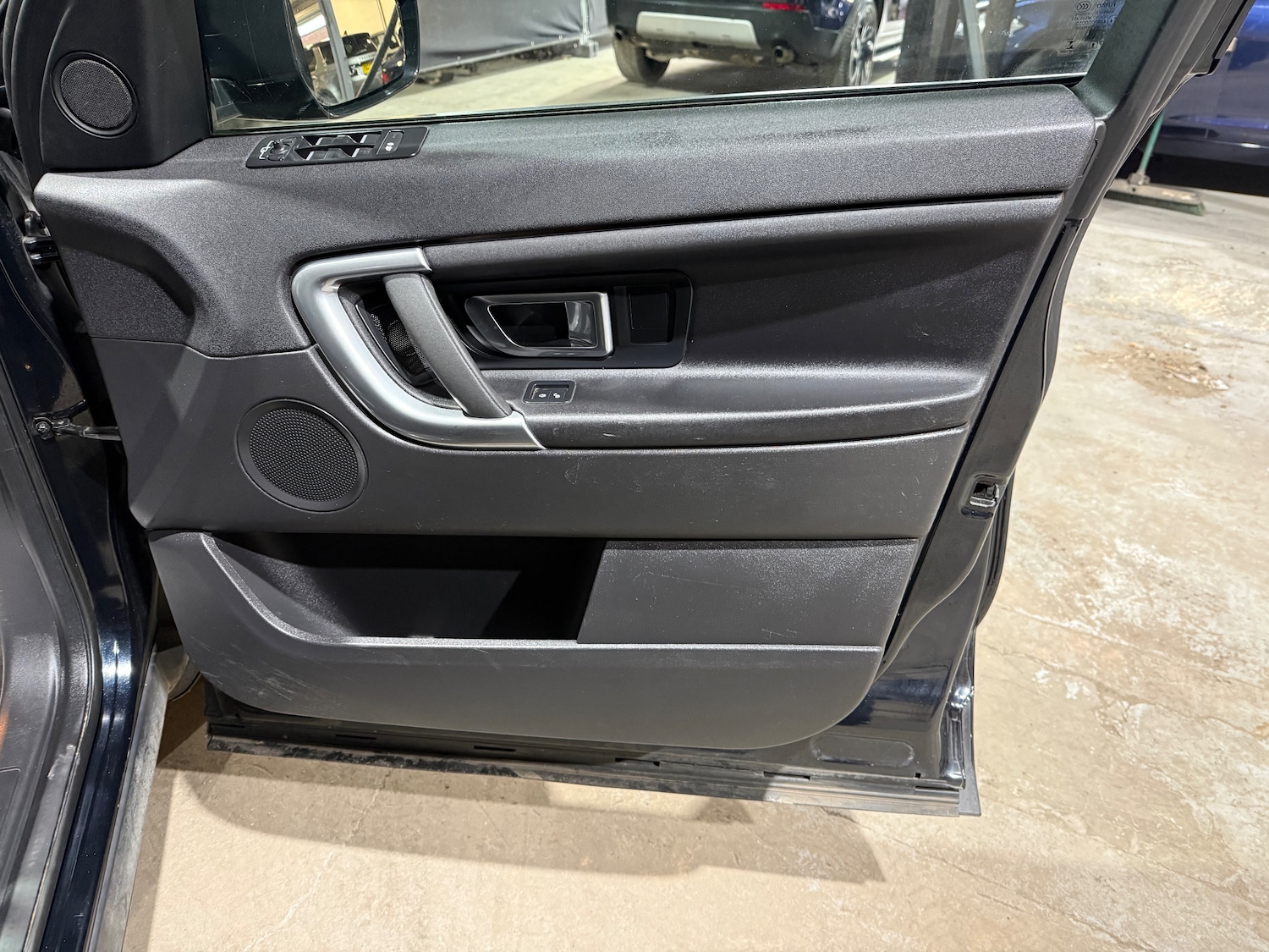 Used Land Rover Discovery Sport 2017 for sale - 77590458: Photo 31