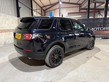 Used Land Rover Discovery Sport 2017 for sale - 77590458: Photo