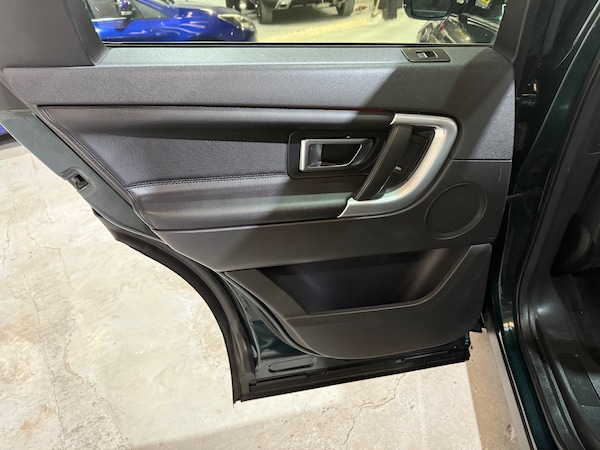 Used Land Rover Discovery Sport 2017 for sale - 75541558: Photo 27