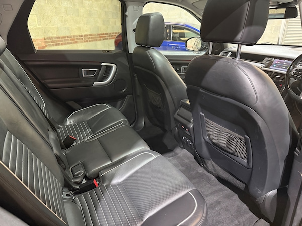 Used Land Rover Discovery Sport 2017 for sale - 75541558: Photo 31