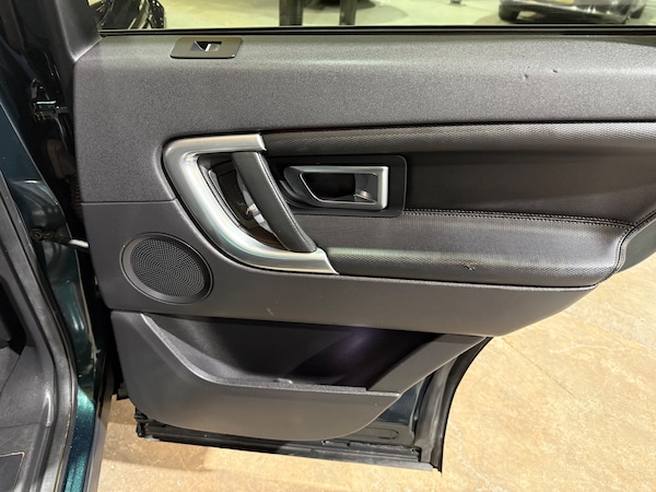 Used Land Rover Discovery Sport 2017 for sale - 75541558: Photo 33