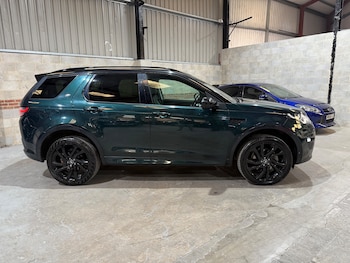 Used Land Rover Discovery Sport 2017 for sale - 75541558: Photo