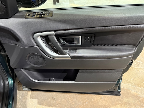 Used Land Rover Discovery Sport 2017 for sale - 75541558: Photo 40