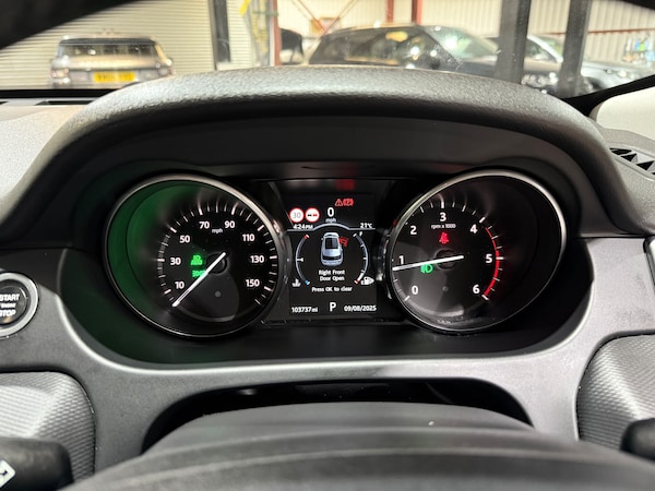 Used Land Rover Discovery Sport 2017 for sale - 75541558: Photo 46