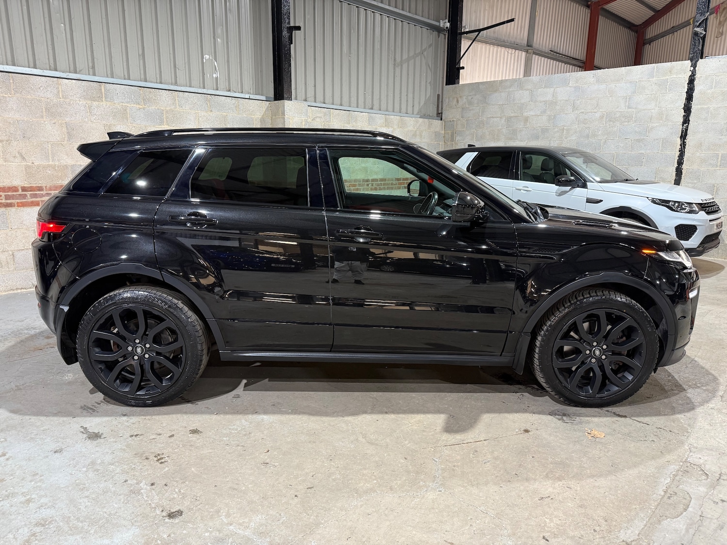 Used Land Rover Range Rover Evoque 2018 for sale - 76693542: Photo 2