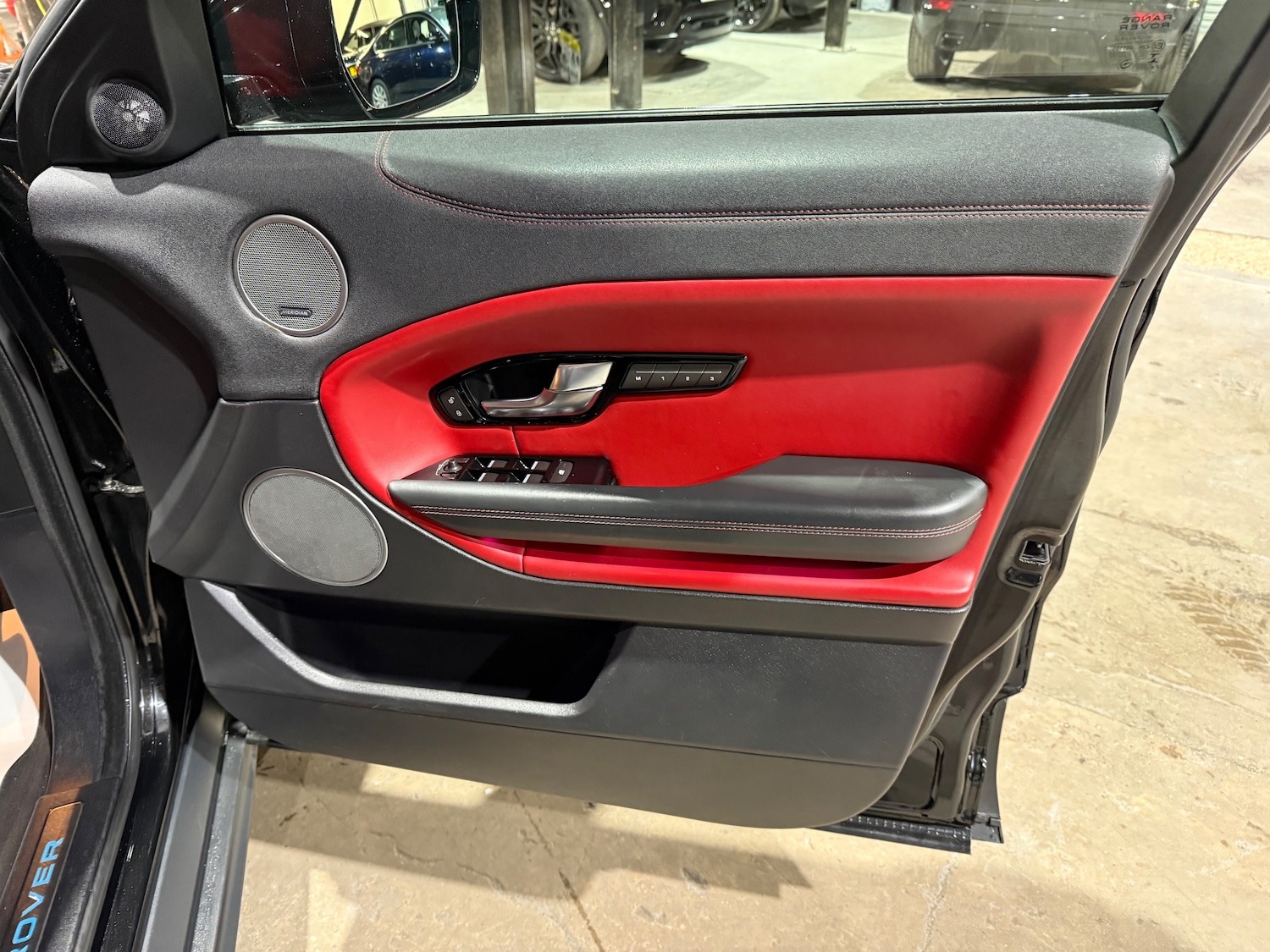 Used Land Rover Range Rover Evoque 2018 for sale - 76693542: Photo 23