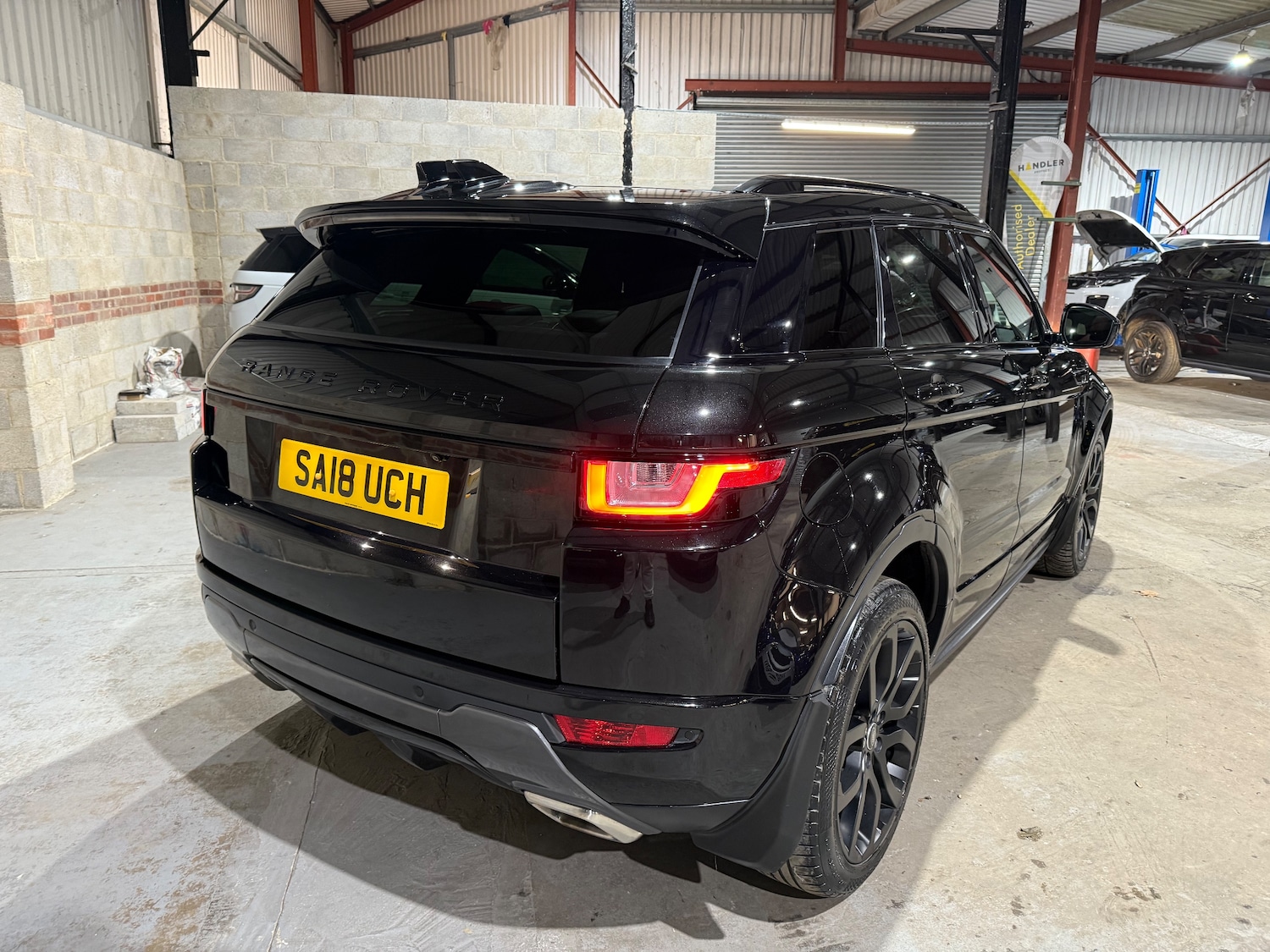 Used Land Rover Range Rover Evoque 2018 for sale - 76693542: Photo 3