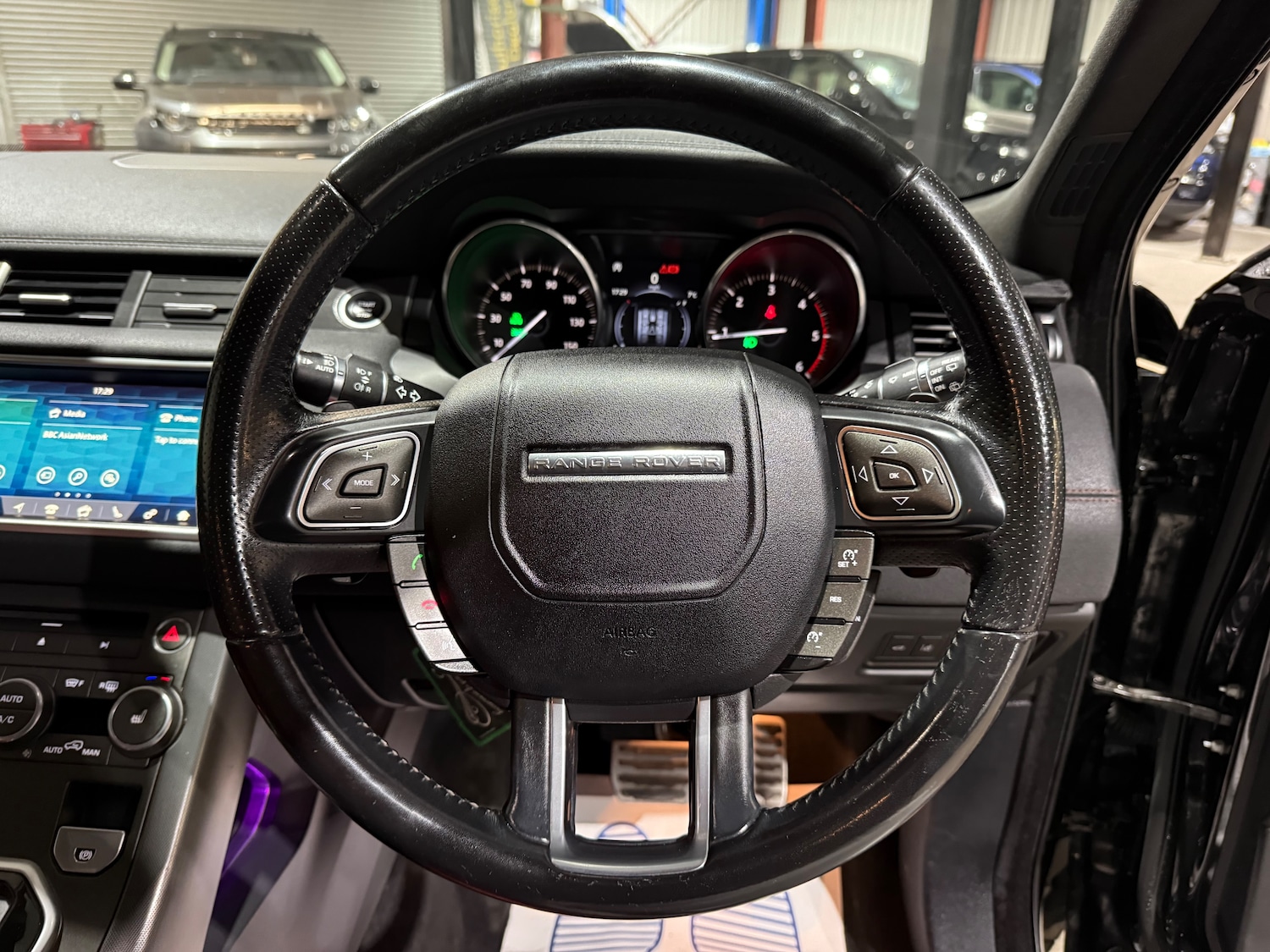 Used Land Rover Range Rover Evoque 2018 for sale - 76693542: Photo 31