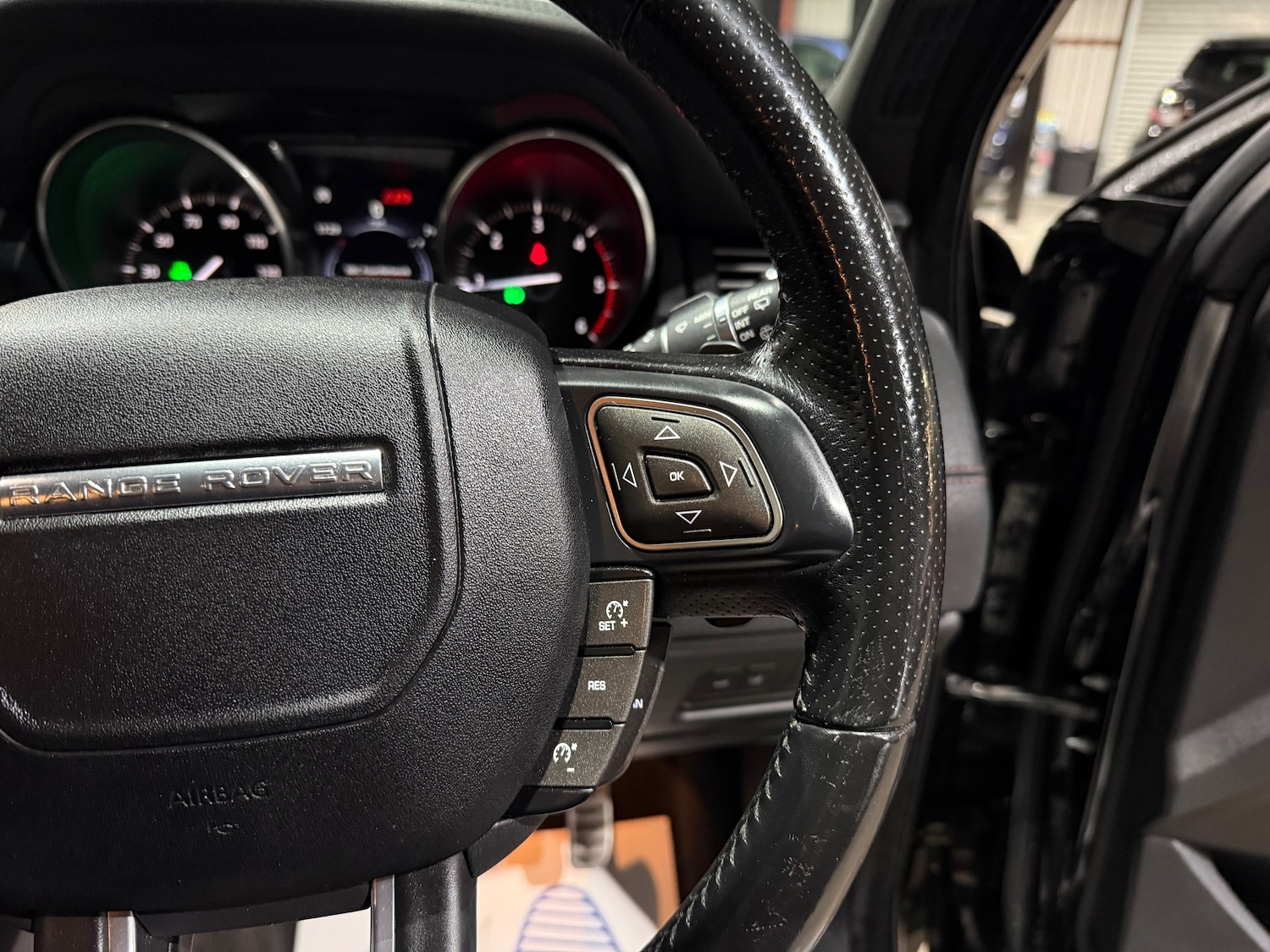 Used Land Rover Range Rover Evoque 2018 for sale - 76693542: Photo 33