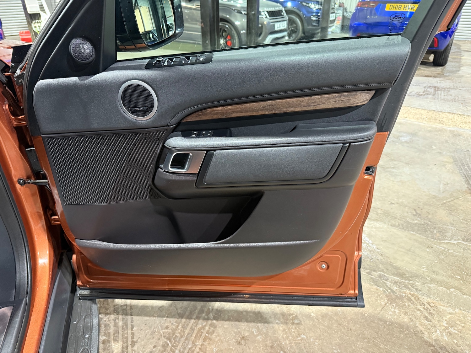 Used Land Rover Discovery 2017 for sale - 76851349: Photo 28