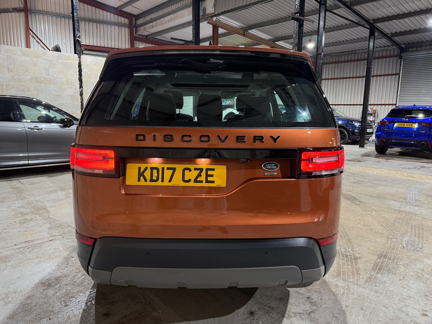 Used Land Rover Discovery 2017 for sale - 76851349: Photo 4