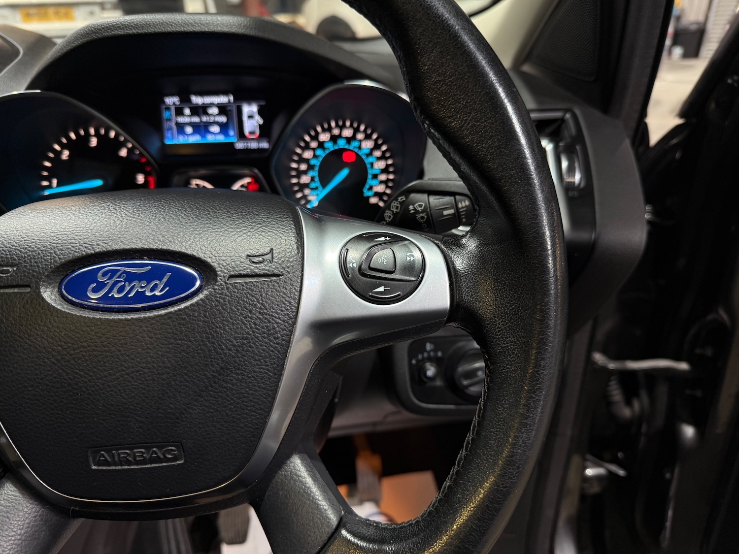 Used Ford Kuga 2015 for sale - 76798679: Photo 27