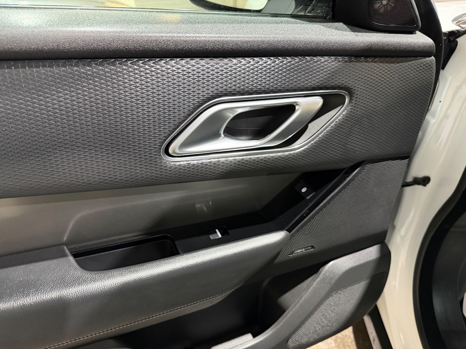 Used Land Rover Range Rover Velar 2019 for sale - 76985654: Photo 8