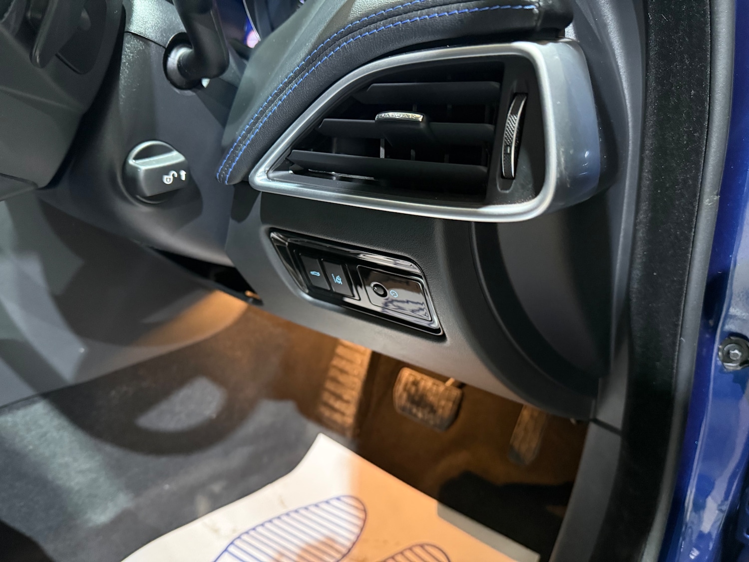 Used Jaguar XE 2016 for sale - 77408884: Photo 26