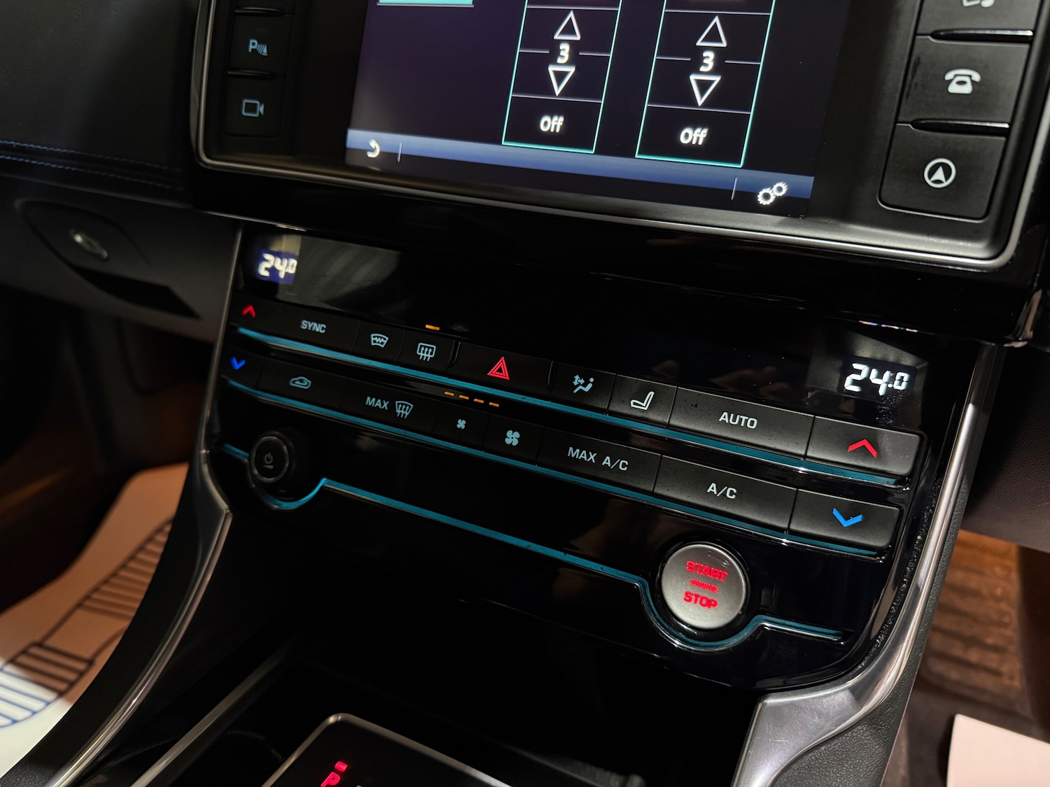 Used Jaguar XE 2016 for sale - 77408884: Photo 41