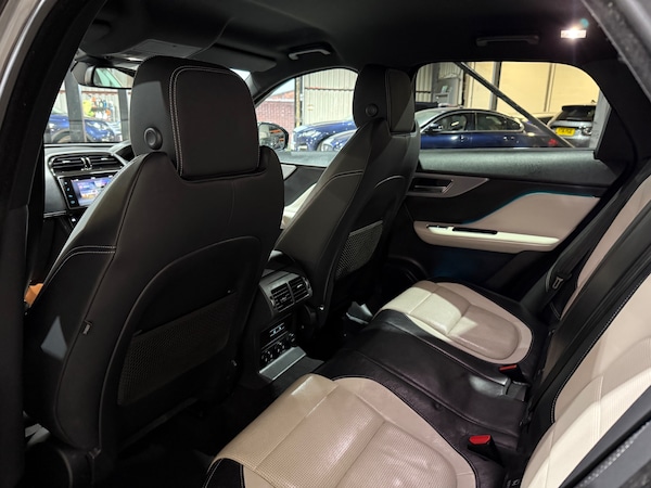 Used Jaguar F-Pace 2017 for sale - 76317407: Photo 16