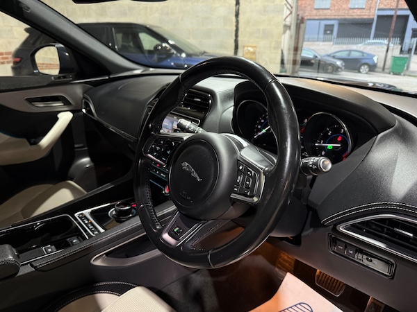 Used Jaguar F-Pace 2017 for sale - 76317407: Photo 28