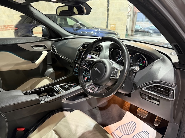 Used Jaguar F-Pace 2017 for sale - 76317407: Photo 29