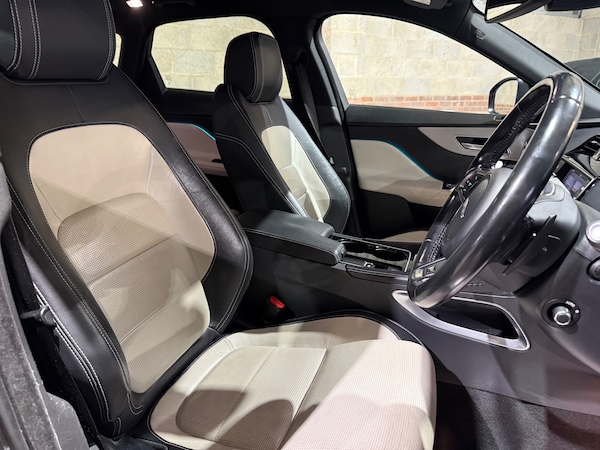 Used Jaguar F-Pace 2017 for sale - 76317407: Photo 30