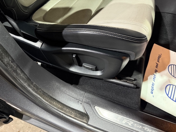 Used Jaguar F-Pace 2017 for sale - 76317407: Photo 31