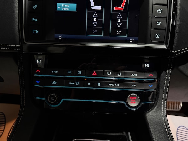 Used Jaguar F-Pace 2017 for sale - 76317407: Photo 44