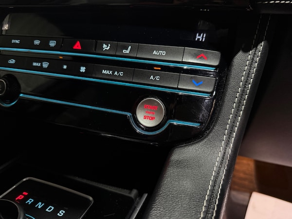 Used Jaguar F-Pace 2017 for sale - 76317407: Photo 45
