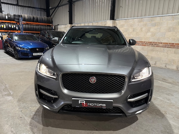 Used Jaguar F-Pace 2017 for sale - 76317407: Photo 6