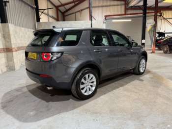 Used Land Rover Discovery Sport 2016 for sale - 75239674: Photo