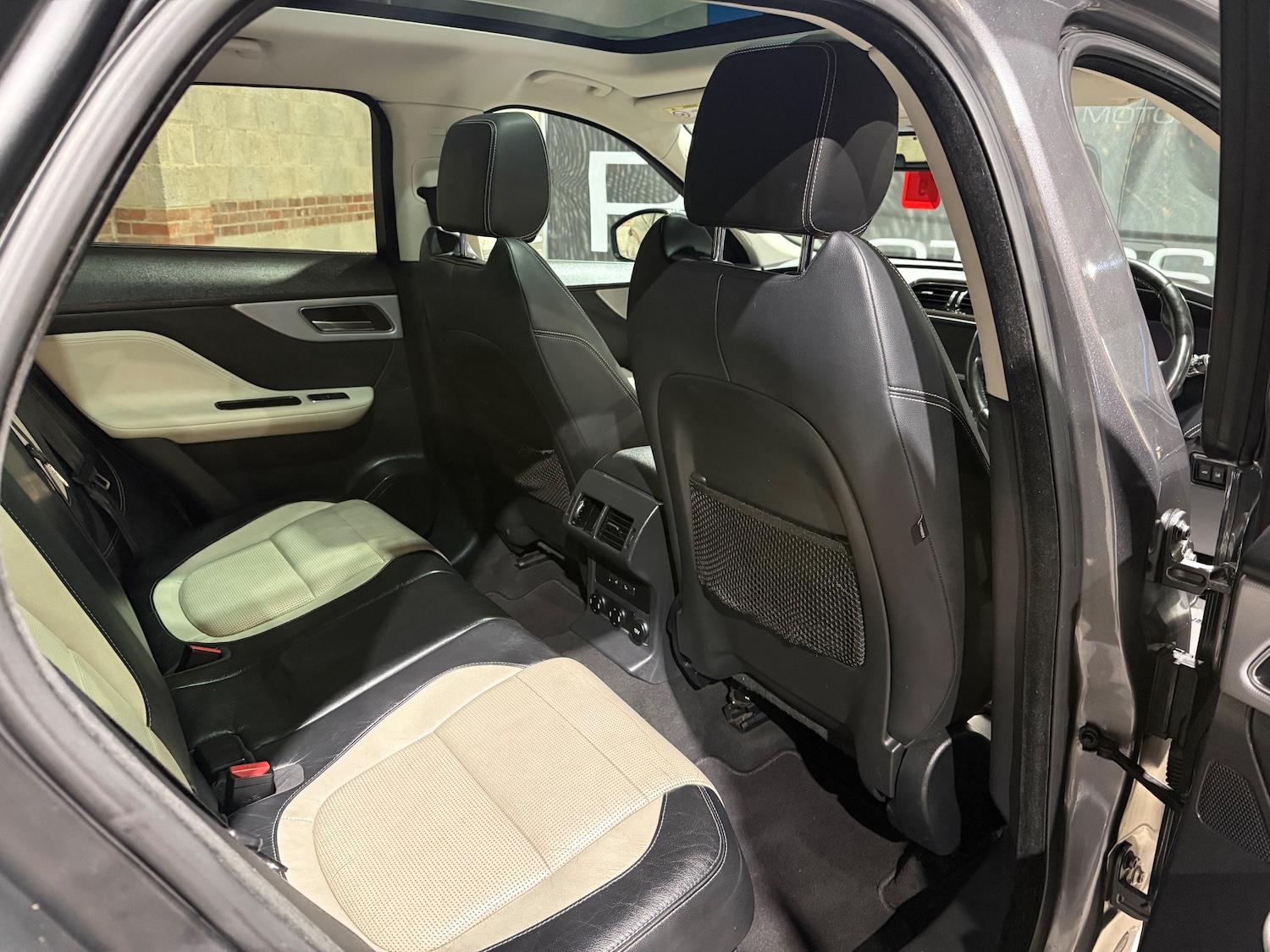 Used Jaguar F-Pace 2016 for sale - 77660465: Photo 29