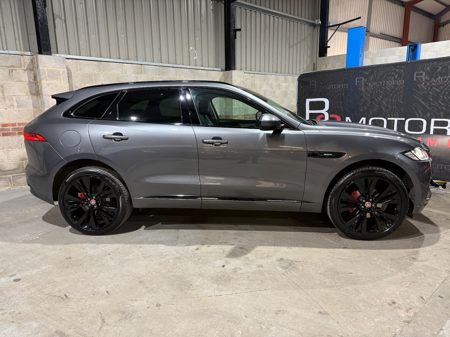 Used Jaguar F-Pace 2016 for sale - 77660465: Photo 3