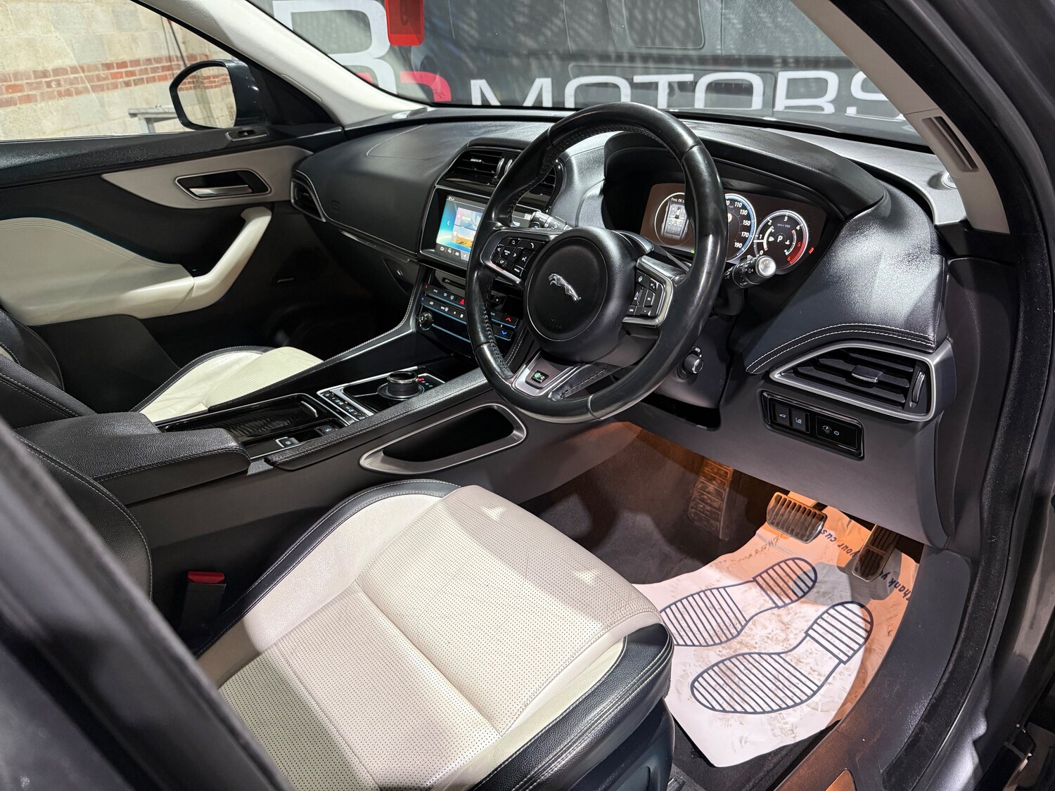 Used Jaguar F-Pace 2016 for sale - 77660465: Photo 31