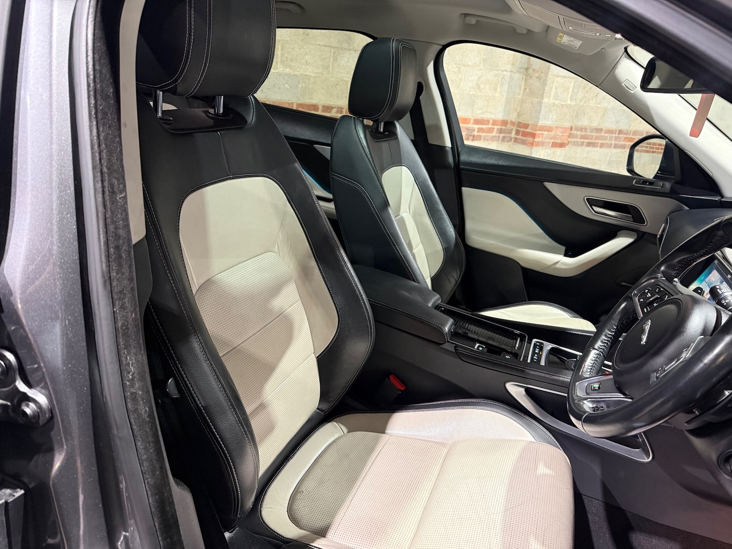 Used Jaguar F-Pace 2016 for sale - 77660465: Photo 32