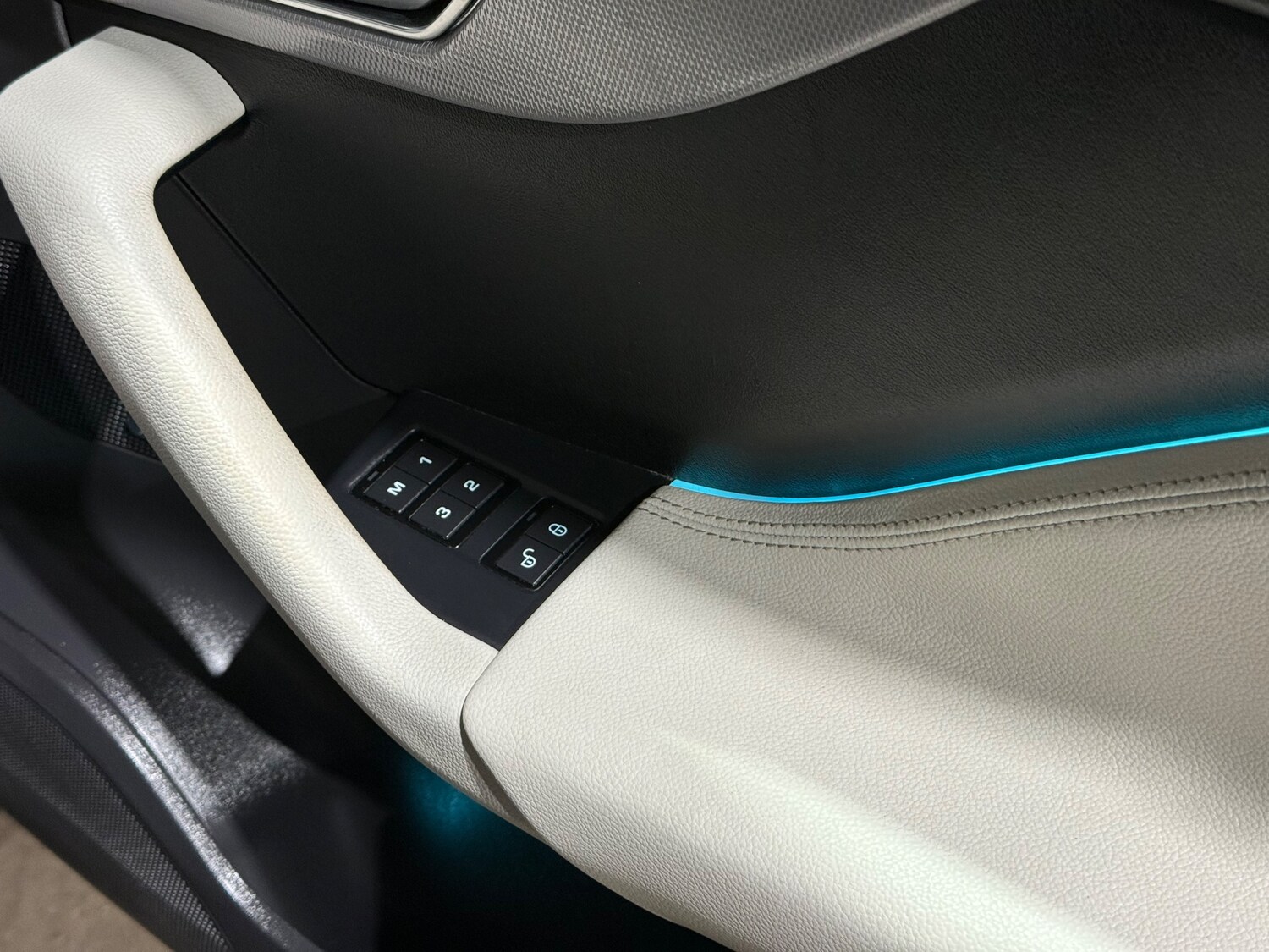 Used Jaguar F-Pace 2016 for sale - 77660465: Photo 34