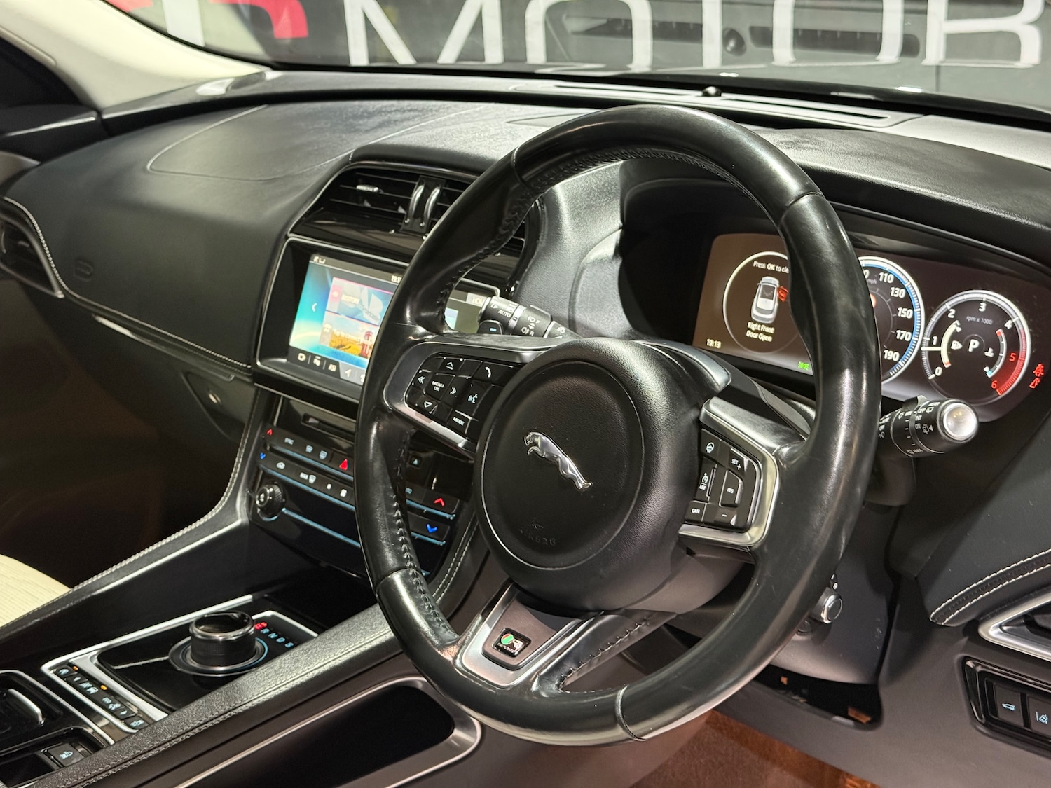 Used Jaguar F-Pace 2016 for sale - 77660465: Photo 40