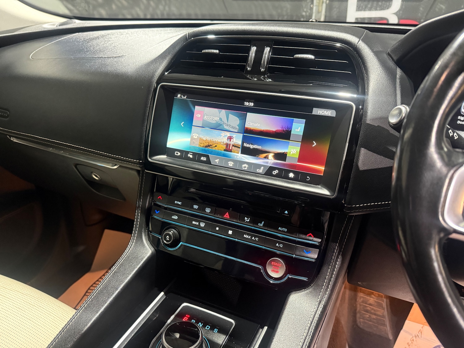 Used Jaguar F-Pace 2016 for sale - 77660465: Photo 43