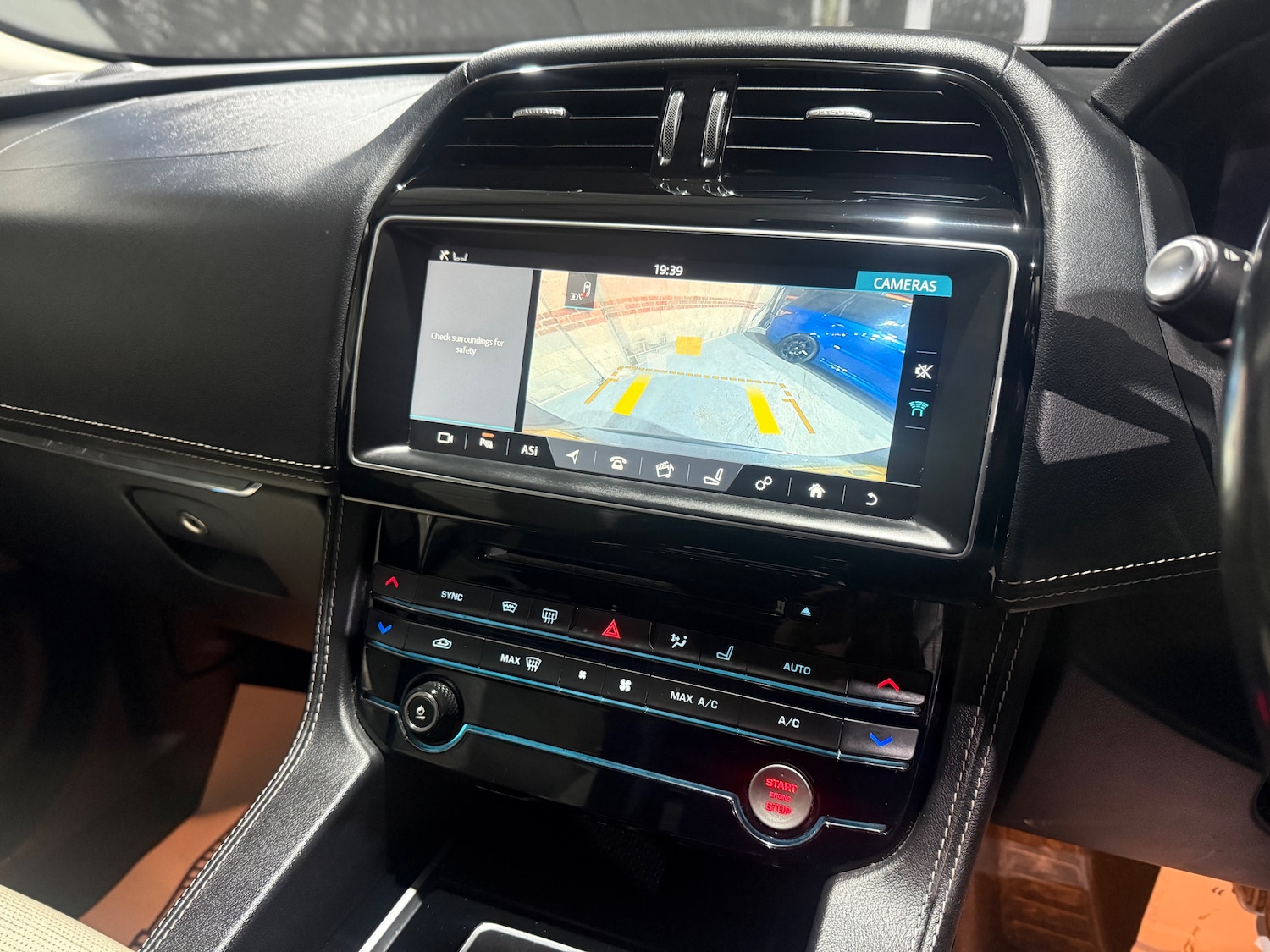 Used Jaguar F-Pace 2016 for sale - 77660465: Photo 44