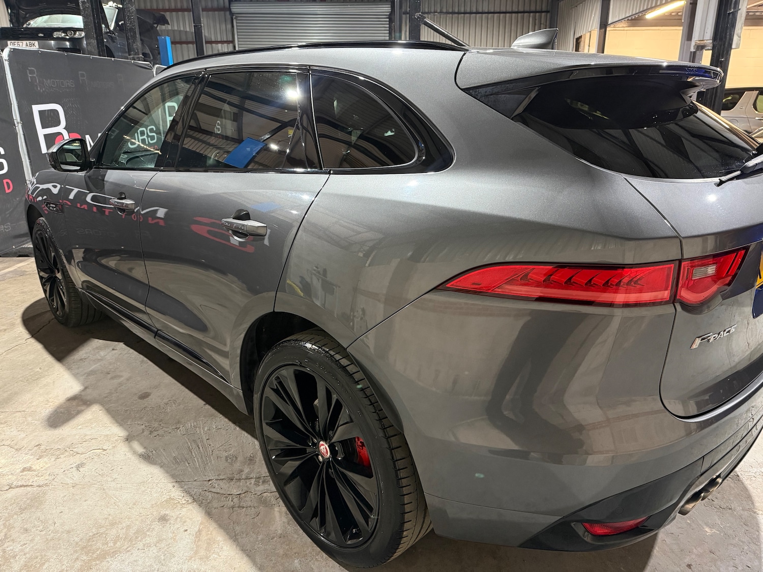 Used Jaguar F-Pace 2016 for sale - 77660465: Photo 6