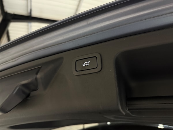 Used Land Rover Discovery Sport 2018 for sale - 76273767: Photo 18