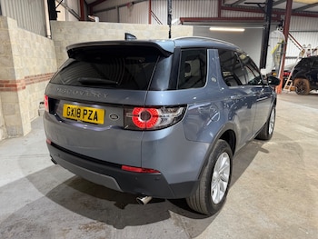 Used Land Rover Discovery Sport 2018 for sale - 76273767: Photo 3
