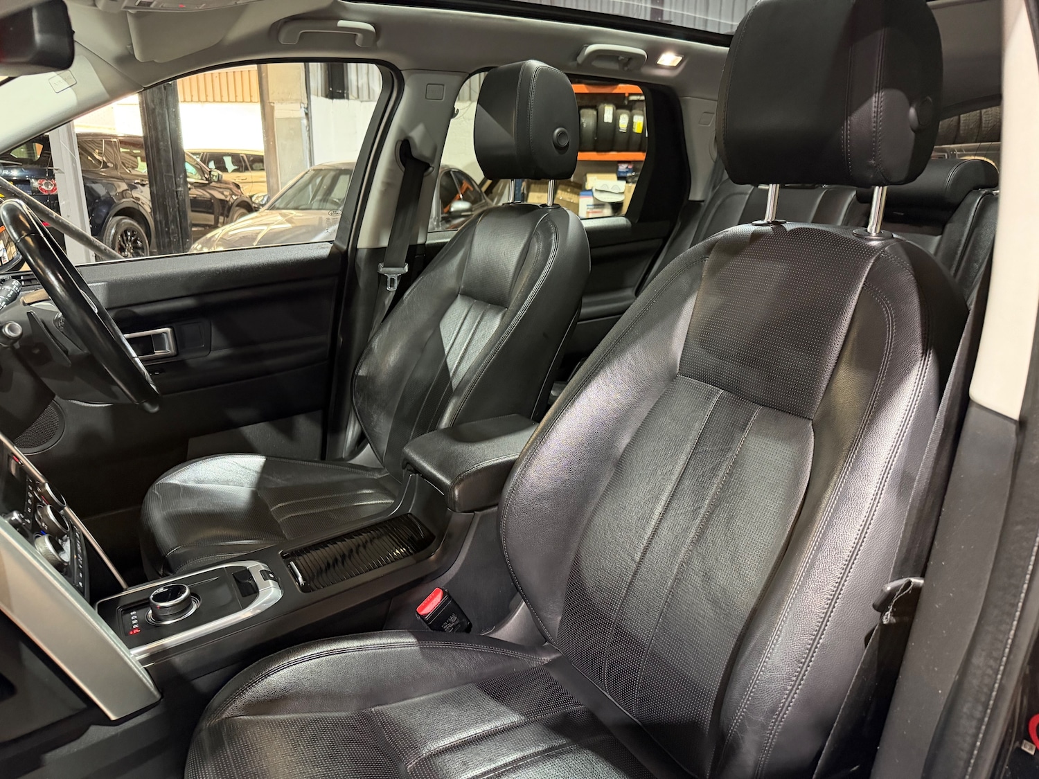 Used Land Rover Discovery Sport 2017 for sale - 78137222: Photo 11