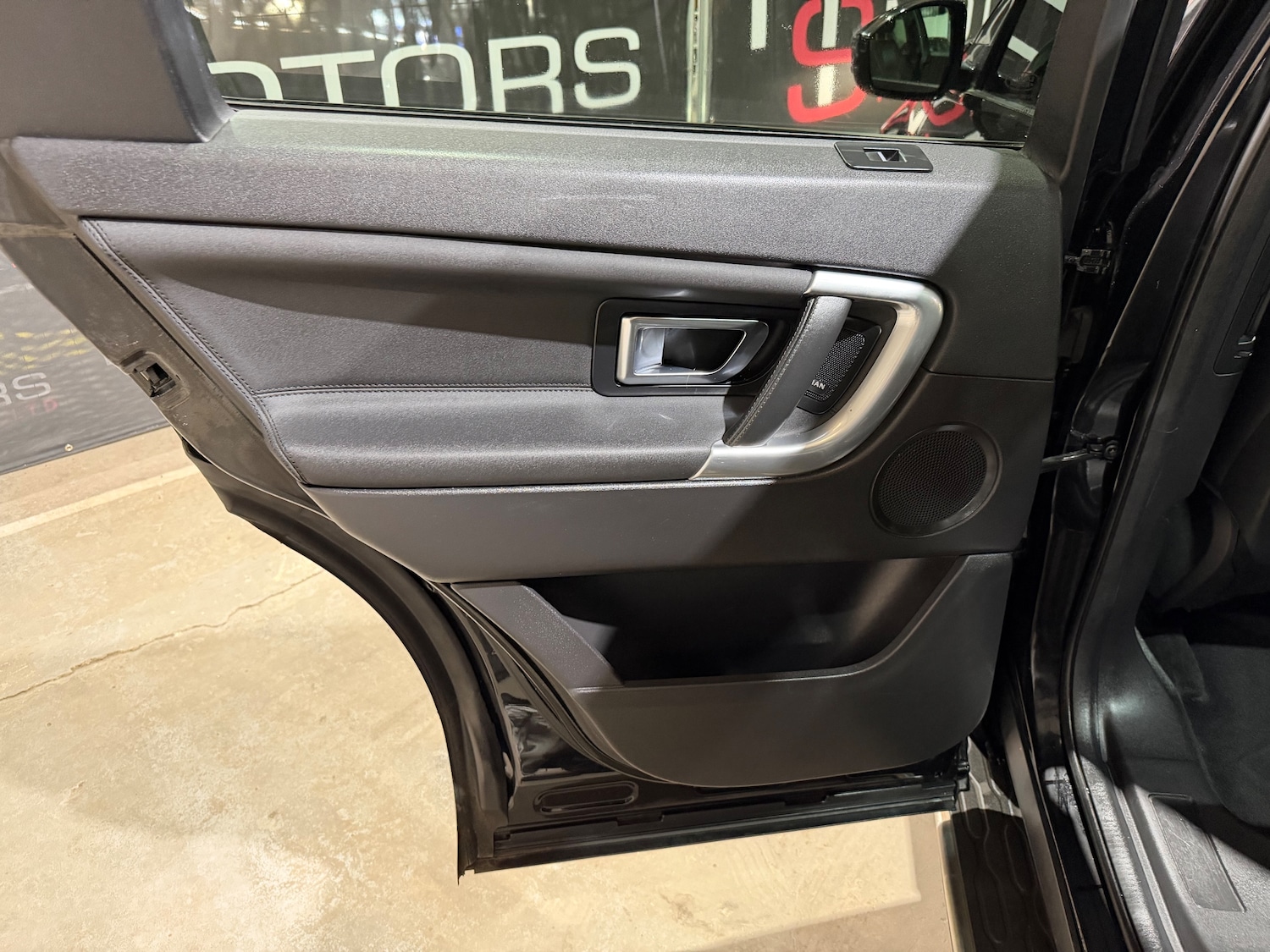 Used Land Rover Discovery Sport 2017 for sale - 78137222: Photo 14