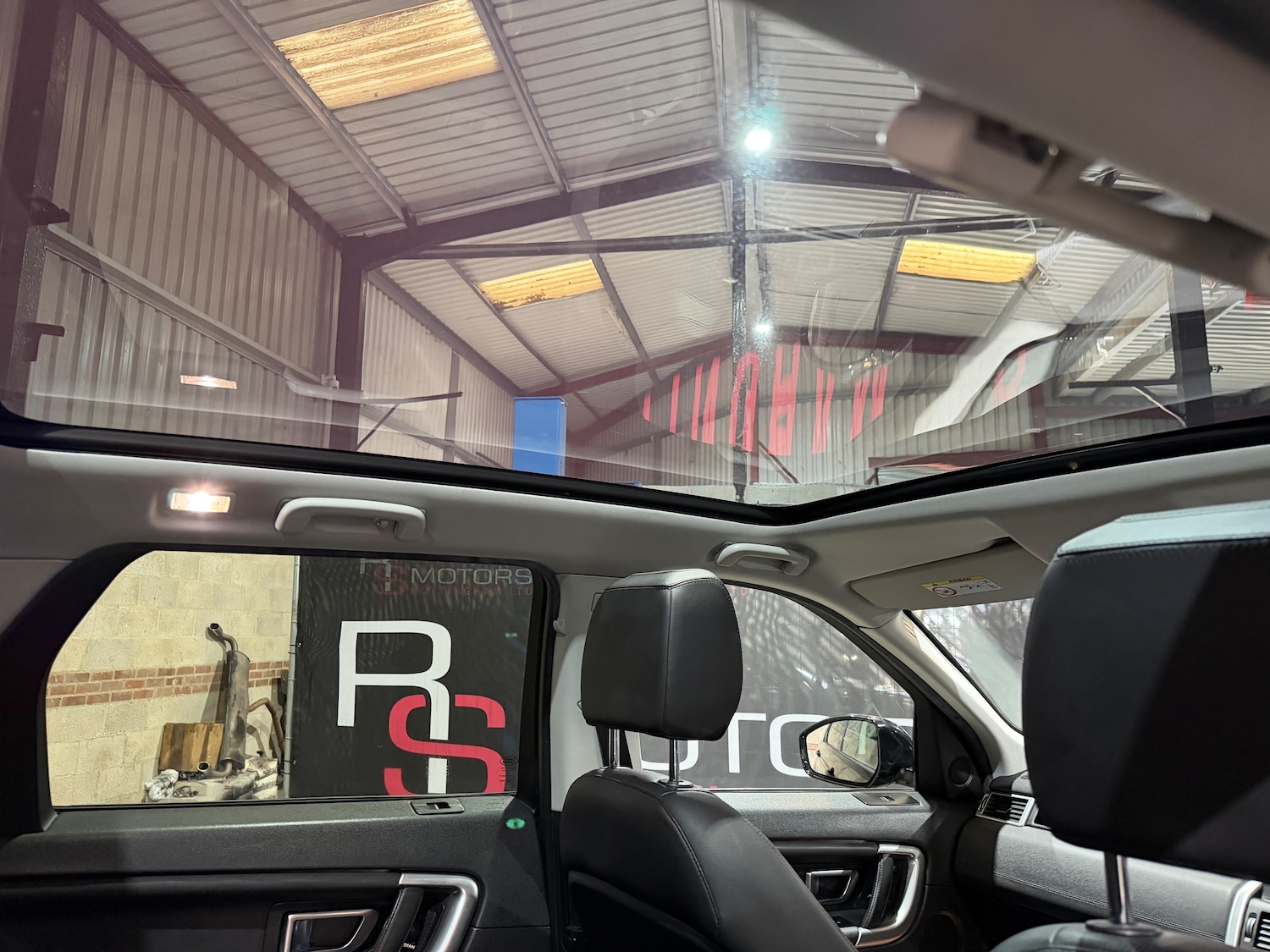 Used Land Rover Discovery Sport 2017 for sale - 78137222: Photo 24