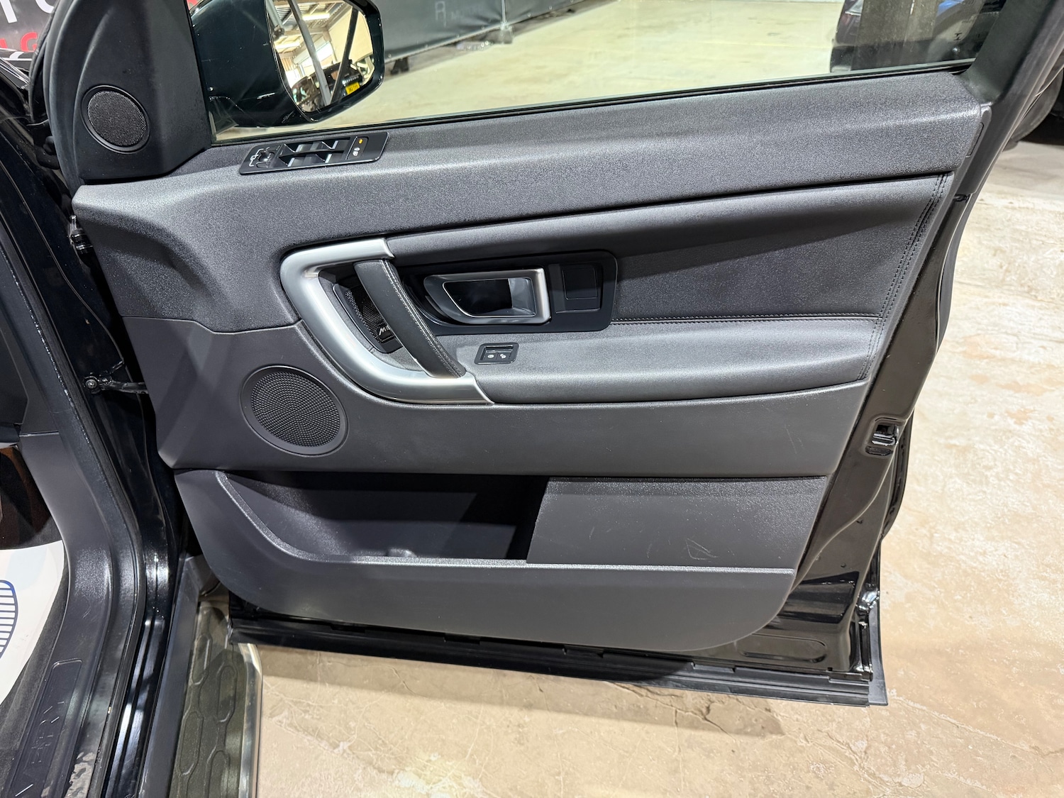 Used Land Rover Discovery Sport 2017 for sale - 78137222: Photo 25