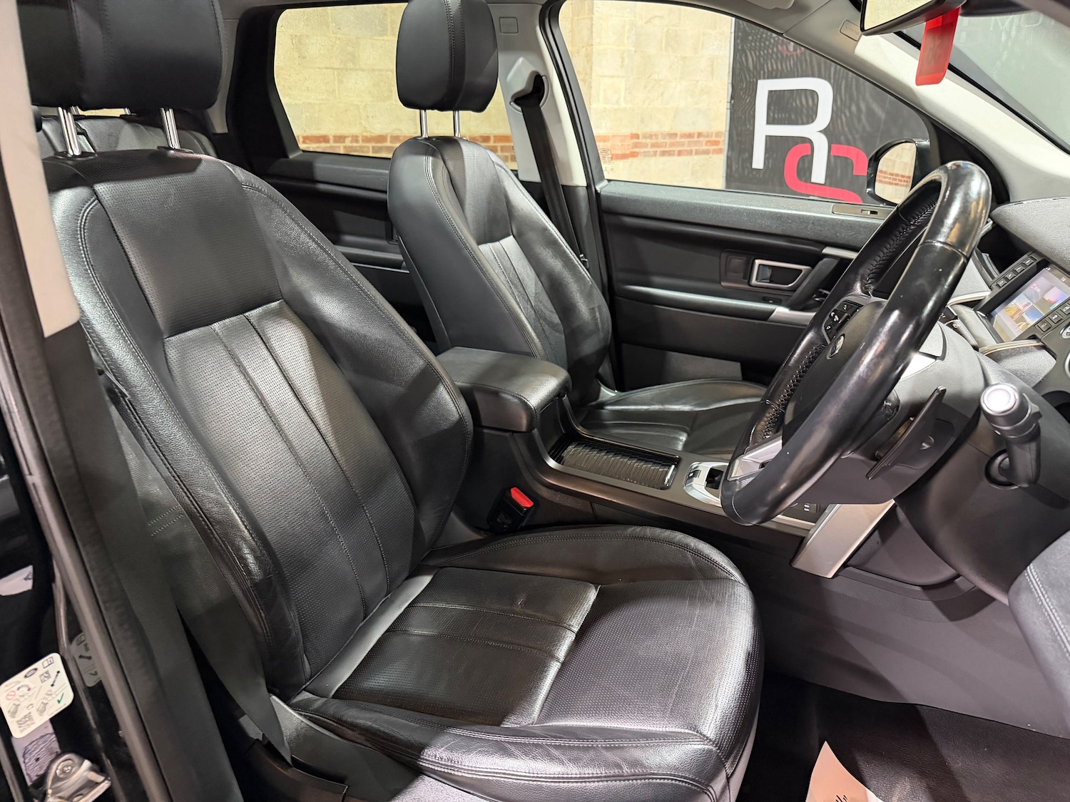 Used Land Rover Discovery Sport 2017 for sale - 78137222: Photo 30