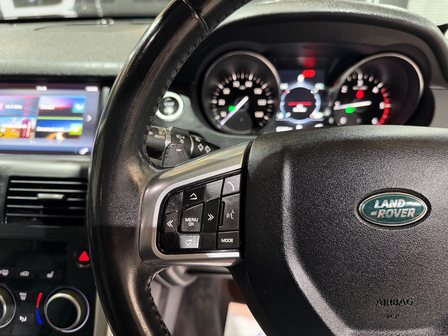 Used Land Rover Discovery Sport 2017 for sale - 78137222: Photo 36