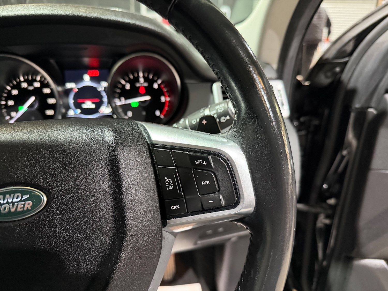 Used Land Rover Discovery Sport 2017 for sale - 78137222: Photo 37