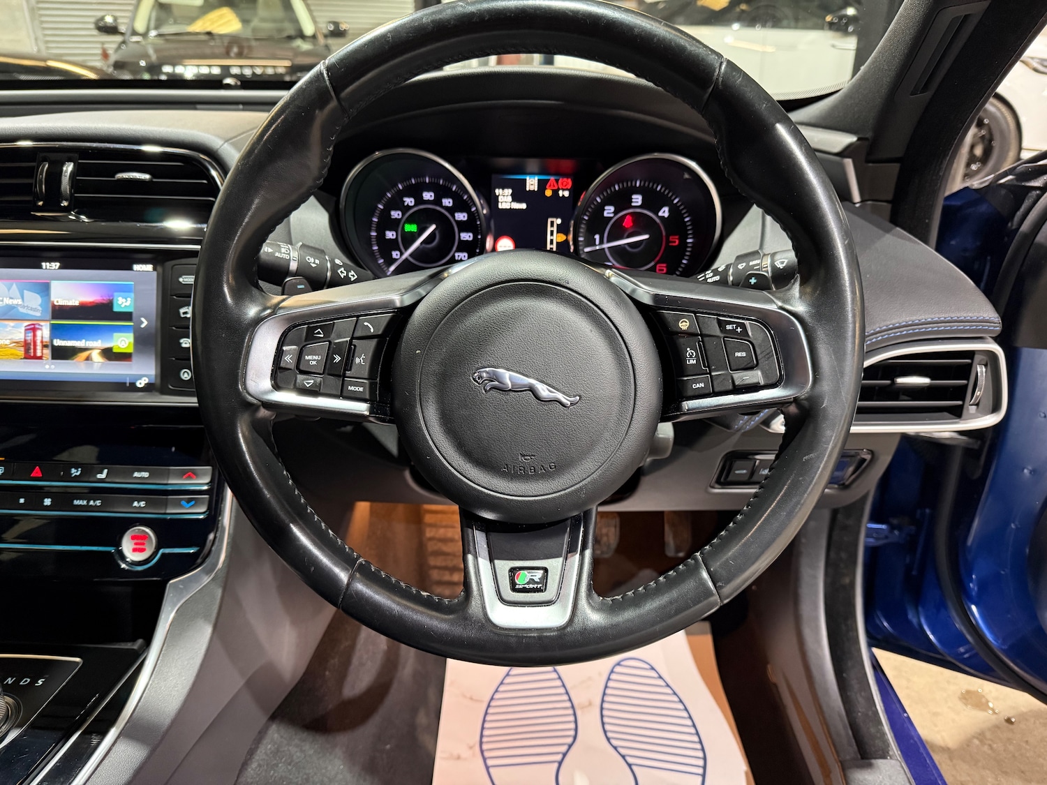 Used Jaguar XE 2016 for sale - 77080112: Photo 27