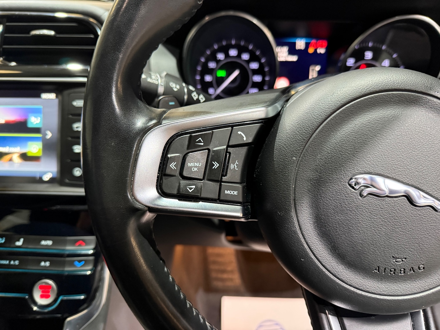 Used Jaguar XE 2016 for sale - 77080112: Photo 28