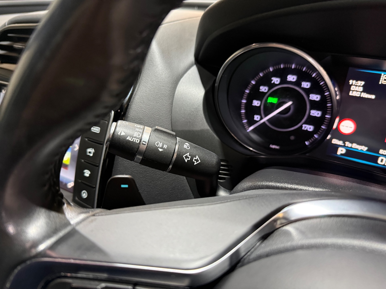 Used Jaguar XE 2016 for sale - 77080112: Photo 31