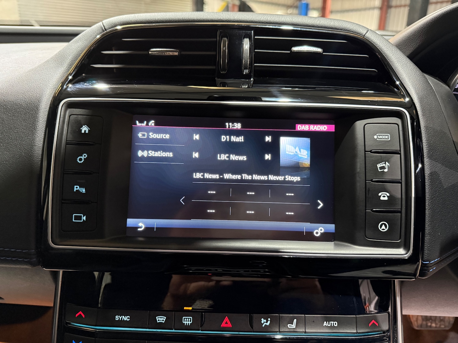 Used Jaguar XE 2016 for sale - 77080112: Photo 36